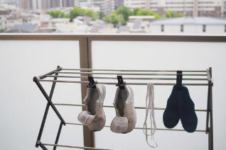 hang your sneakers to dry in the shade