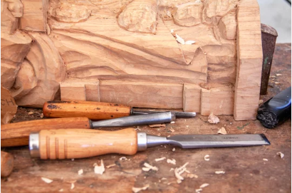 Training-in-wood-carving