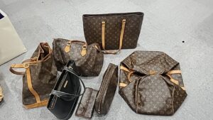 【おうち整理・高岡市】ブランド品を買取しました。