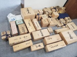 【リピーター様・高岡市】銀製品、香炉、燭台、茶壷、いろんな骨董品を買取しました。