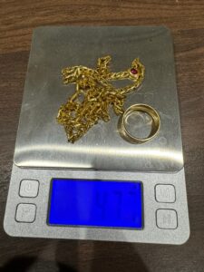 【金買取・射水市】店頭にてお持ち込みしてくださいました。