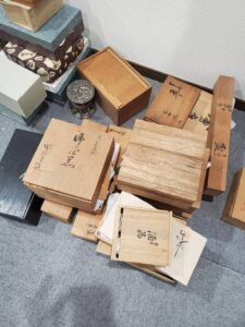 【終活整理・高岡市】店頭にてお持込みしてくだいました。