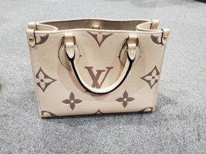 【ブランドバッグ買取・富山市】限定色のオンザゴーをお買取りしました。