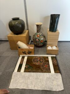 【遺品整理・小矢部市】壷や花瓶、着物をお買取りしました。