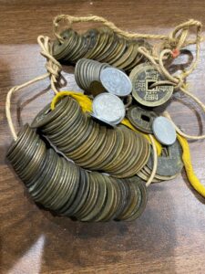 【リピート様・高岡市】古銭や香炉、酒器、他数点をお買取りしました。