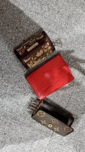 【店頭買取・高岡市】Dior、Louis Vuittonのキーケースをお買取りしました。