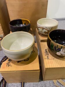 【店頭買取・高岡市】茶碗や花瓶等をお買取りしました。