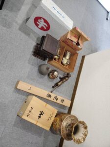 【店頭買取・高岡市】置物、花台、掛軸、花瓶などをお買取りしました。