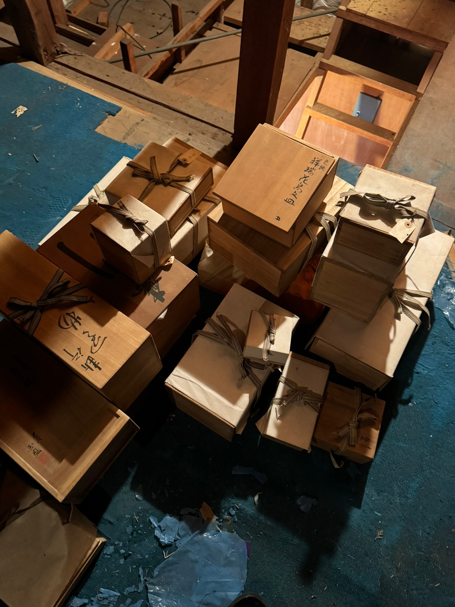 【富山県砺波市】空き家の解体前整理で屋根裏から骨董品を発見！九谷焼などを高価買取しました！