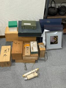 【富山県射水市】「タダでもいいと思ってたのに…」と驚きのお声！油絵・輪島塗・掛軸などをお買取りしました