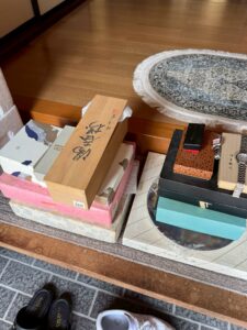 【富山県高岡市】で家の片付けに伴う贈答品や碁盤・将棋盤・火鉢などを出張買取しました(^^)/