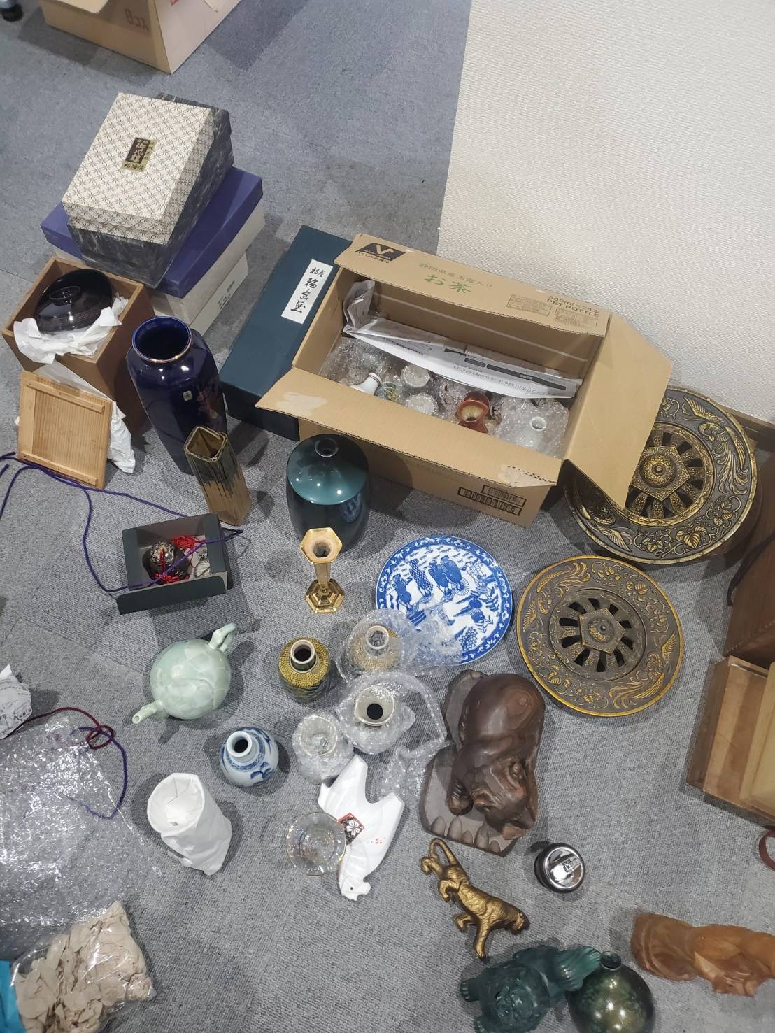 【富山県富山市】LINE査定からご来店！着物や銅器の花瓶など多数を店頭買取しました。