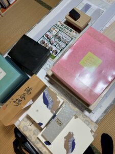 【富山県高岡市】折込チラシをご覧になったお客様からご依頼！家の整理で出てきた碁盤・将棋盤・火鉢などを買取しました