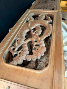 【富山県高岡市】新築後の古家整理で井波彫刻の欄間や仏像、着物などを高価買取いたしました!