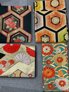 【富山県氷見市】氷見市から高岡市の店舗へご来店！帯と羽織をお買取りしました。