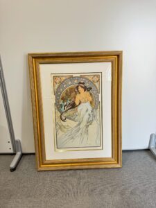 【富山県高岡市】LINE相談から訪問鑑定へ｜備前焼の壷とミュシャのリトグラフを買取しました