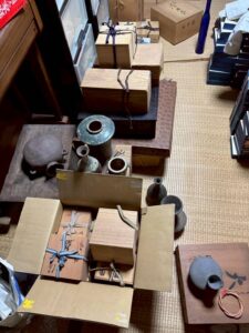 【石川県七尾市】公費解体に伴う家と蔵の整理で茶道具や骨董品を高価買取しました！