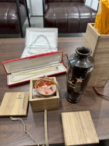 【石川県輪島市】リピーターのお客様が再来店！九谷焼やパールネックレスなどを高価買取いたしました