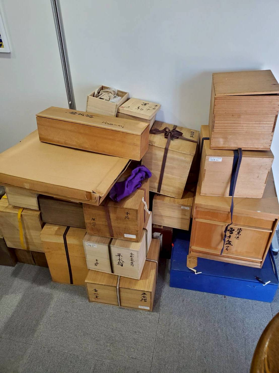 【石川県志賀町】公費解体前のご実家から発見された茶道具を高価買取！車いっぱいのお持ち込みに感謝です！