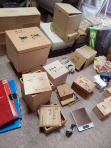 【富山県南砺市】出張買取！九谷焼や掛軸、井波彫刻の獅子頭など多数お買取りしました。