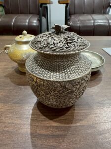 【富山県高岡市】実家整理で再びご来店！銀香炉・掛軸などを高価買取しました！
