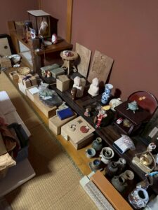 【富山県富山市】家の建て替えに伴う不要品のご相談！贈答品・掛軸・置物などを高価買取しました。