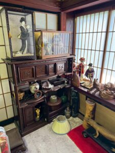 【富山県高岡市】地震でそのままになっていたご実家の茶棚や高岡銅器の出張買取しました。