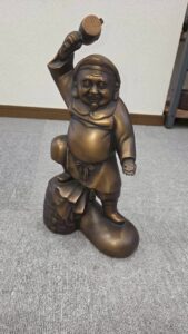 【石川県河北郡津幡町】遺品整理による高岡銅器（大黒置物）の買取事例をご紹介します。