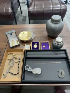 【富山県高岡市】家屋解体前の整理で鉄瓶や金杯、指輪などをリピート買取しました!