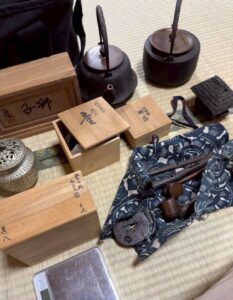 【石川県金沢市】テレビで見かけた骨董品がきっかけに!家の片付けを兼ねた骨董品の査定・買取事例をご紹介いたします。