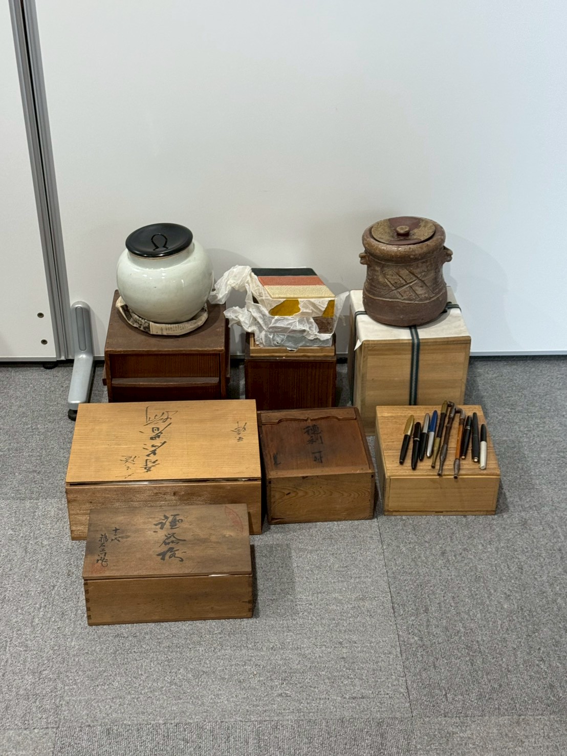 【富山県高岡市】リピーター様からの持ち込み買取。江戸時代の壷や茶道具、万年筆をお譲りいただきました！