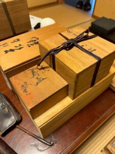 【富山県高岡市】ご紹介による出張買取。着物・香炉・銅器・掛軸・九谷焼・古銭などを高価買取しました！