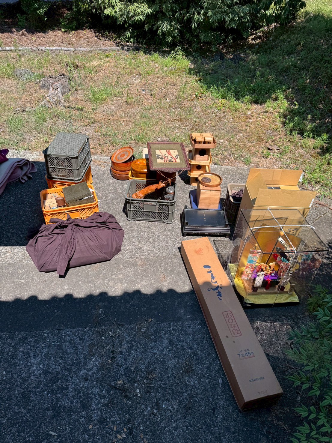 【石川県能美市】祖父の家の片付け。鉄瓶・掛軸・茶道具・人形・着物などを高価買取しました！