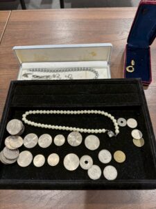 【富山県高岡市】家の片付けのご依頼｜古銭・K18トップ・銀貨などを丁寧に査定しました