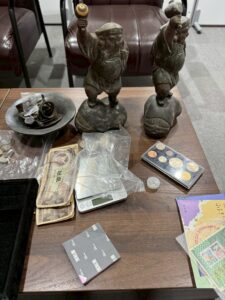 【富山県高岡市】片付けのリピーター様が再来店｜古銭・切手・金歯・アクセサリーなどを査定しました。